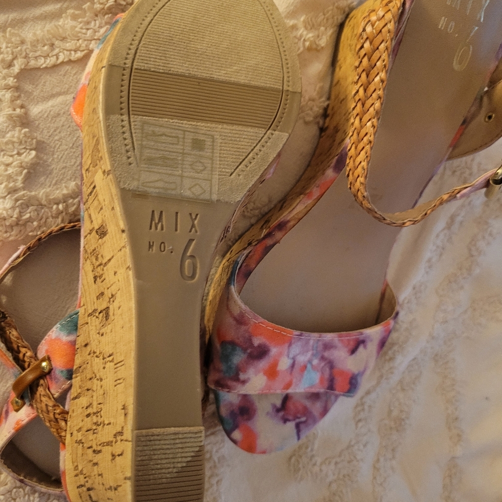 SANDALS - Picture 3 of 4